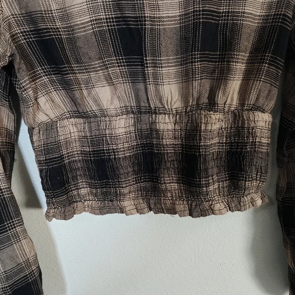 Sim & Sam Plaid Cropped Balloon Sleeve Top - Picture 4 of 6
